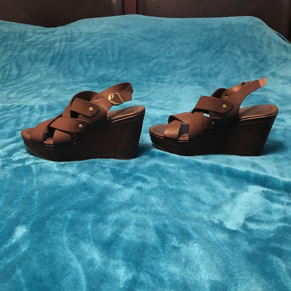 Rampage brown leather wedges